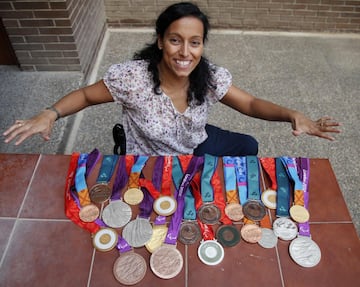 La nadadora aragonesa es la deportista paralímpica más laureada en España con 27 medallas. Además, tiene 22 medallas en el Campeonato Mundial de Natación Adaptada. 