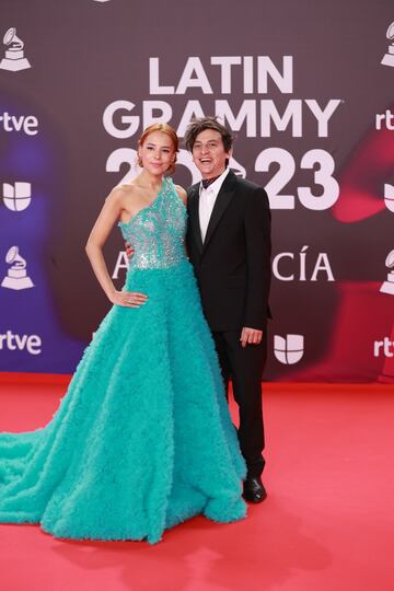 Majo Aguilar Y Gilberto Cerezo posan durante el photocall previo a la gala de entrega de los Latin Grammy 2023.