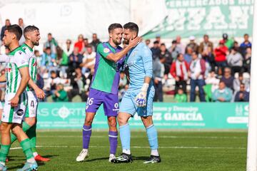 Genaro felicita a Samu Pérez tras el paradón que le hizo.