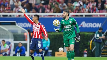Andres Gudino of Cruz Azul during the quarter-final first match between Guadalajara and Cruz Azul as part of the Liga BBVA MX, Torneo Apertura 2025 at Akron Stadium, on November 27, 2025 in Guadalajara, Jalisco, Mexico.