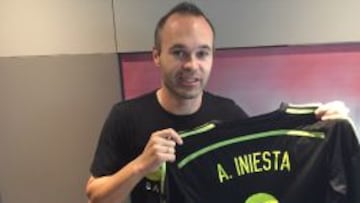 Iniesta subasta su camiseta a favor de los refugiados sirios