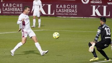 Alfredo Ortu&ntilde;o durante un partido