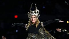 En 2011, Madonna se apoderó de las canchas del Lucas Oil Stadium en compañía de Ceelo Green y LMFAO. Pese al playback que la 'Reina del Pop' hizo, su presentación fue triunfal, las luces del estadio de Indianápolis se apagaron y los primeros acordes de ‘Vogue’ comenzaron a sonar. La audiencia presenció a una Madonna caracterizada de Cleopatra con más de dos mil bailarines haciendo alusión a gladiadores además de un icónico coro gospel.
