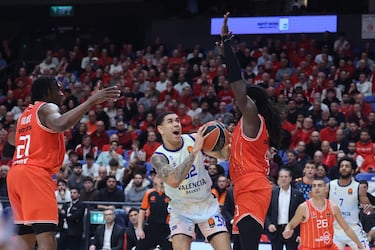 Exhibición de Montero en la remontada taronja