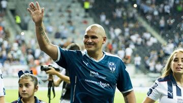 El histórico goleador de los Rayados le mandó un emotivo mensaje al nuevo arquero de Monterrey, y le agradeció por su apoyo cuando coincidieron en Zaragoza.