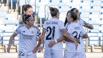 30/03/25
PARTIDO DE PRIMERA DIVISION FEMENINA
REAL MADRID FEMENINO - REAL SOCIEDAD FEMENINO
CELEBRACION DEL GOL - ATHENEA DEL CASTILLO - INGRID FILIPPA ANGELDAHL - SIGNE BRUUN - ANTONIA SILVA - IRUNE DORADO FUTBOL FEMENINO LIGAF