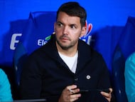 Soccer Football - Liga MX - Cruz Azul v America - Estadio Olimpico Universitario Mexico 1968, Mexico City, Mexico - October 18, 2025 Cruz Azul coach Nicolas Larcamon before the match REUTERS/Eloisa Sanchez