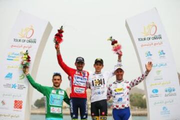 Última etapa de 133.5 km entre Oman Air y Matrah Corniche con victoria final del ciclista español Rafael Valls. Podio del Tour; Andrea Guardini, Rafael Valls, Louis Meintjes  y Jef Van Meirhaeghe.