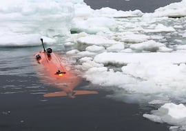 Un submarino hace un extraño descubrimiento bajo el hielo antártico antes de desaparecer sin explicación alguna
