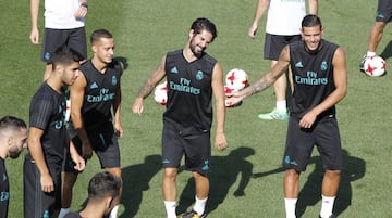 Cristiano y Modric protagonistas en el entrenamiento