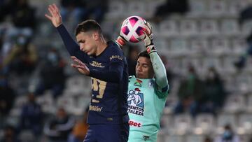 Dinenno se hizo de palabras con aficionado de Pumas