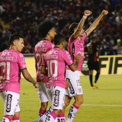 “Acá lo tienes todo y en Chile hay clubes que no nos daban alimentación”