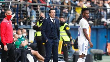 Unai Emery, con Vinicius delante. 