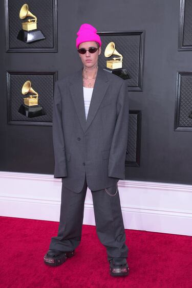 Los ‘looks’ más impactantes que las celebridades han llevado en la historia de los Premios Grammy
