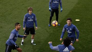 Casemiro, Luka Modric, Keylor Navas, Marcelo y Enzo Zidane, durante el entrenamiento que ha realizado la plantilla en Valdebebas para preparar el partido contra Las Palmas.