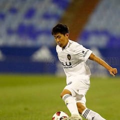 Kangin Lee y Álex Blanco, debut en partido oficial con el Valencia