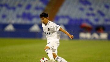 Kangin Lee y Álex Blanco, debut en partido oficial con el Valencia