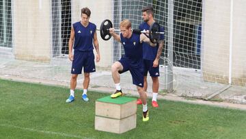 Primera sesión del Cádiz con toda la plantilla disponible