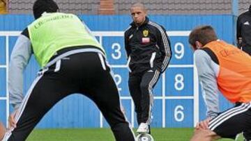 <b>PRIMERA EXPERIENCIA. </b>Roberto Carlos dirigió su primer entrenamiento del Anzhi el viernes.