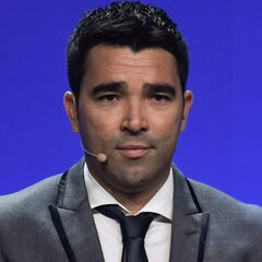Deco y Alves se asocian para comprar un club