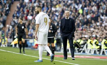 Zidane barks orders during the game between Real Madrid and Atlético.