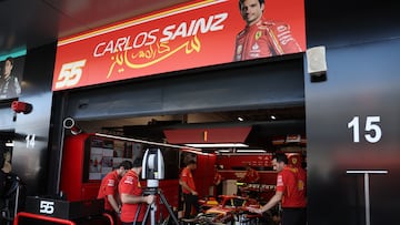 Jeddah (Saudi Arabia), 08/03/2024.- Mechanics work in the garage of Spanish driver Carlos Sainz Jr of Scuderia Ferrari before a practice session for the Formula One Saudi Arabia Grand Prix, at the Jeddah Corniche Circuit in Jeddah, Saudi Arabia, 08 March 2024. Sainz will miss the Grand Prix and be replaced by British driver Oliver Bearman after he was was diagnosed with appendicitis. (Fórmula Uno, Arabia Saudita) EFE/EPA/ALI HAIDER