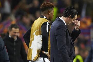 unai Emery tries to come to terms with what he just saw at the end of the Barcelona - PSG game at the Camp Nou.