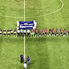 Jugadores del Atlas usan el dorsal '4' en apoyo a Rafael Márquez