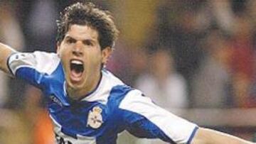 <b>LOCURA DESATADA. </b>Luque celebra rabioso la consecución del tercer tanto, el que clasificaba al Depor.