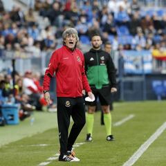El Nàstic cae, pero Enrique Martín se lleva el jamón y un lote de vinos ante el Vilafranca