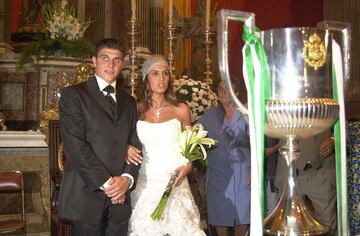 Joaqu¨ªn se cas¨® con Susana Saborido en verano de 2005. El enlace cont¨® con la presencia del t¨ªtulo b¨¦tico conseguido meses antes, como ofrenda de Lopera a los novios.