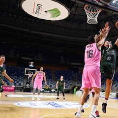 Mirotic y Abrines rompen a un Unicaja que aguantó un tiempo