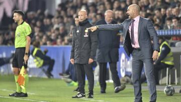 Paco J&eacute;mez, dando instrucciones.