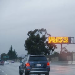 What do experts recommend for driving in snow?