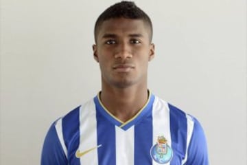 Héctor Quiñones (Millonarios): El jugador de 23 años regresa al país luego de un paso irregular por el fútbol portugués. Formado en Deportivo Cali, Quiñones fue comprado por el Porto de Portugal en 2012, luego de jugar el Mundial Sub 20 de Colombia y de actuar con el Junior. No se pudo adaptar a su equipo, fue cedido al Penafiel y después quedó como jugador libre. Busca minutos y continuidad. Peleará el puesto con Deiver Machado.