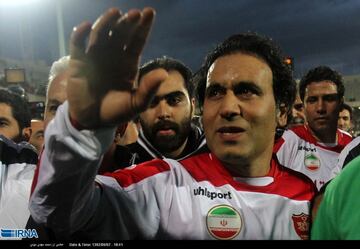 Otro que entra en la discusión de mejor jugador iraní en la historia. Marcó uno de los goles en la victoria de Irán 2-1 ante Estados Unidos en Francia 98. Es el quinto futbolista con más partidos con su selección.