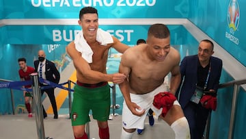 Magic moment when Mbappé and Cristiano exchange shirts