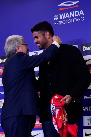 25,000 Atleti fans show up for Diego Costa and Vitolo presentation