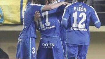 <b>TRIUNFO. </b>Diego Castro abraza a Miku.