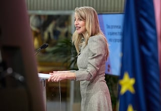 La vicepresidenta segunda del Gobierno y ministra de Trabajo y Economía Social, Yolanda Díaz, durante el acto de presentación del informe de expertos sobre democracia en el trabajo, a 2 de febrero de 2026, en Madrid (España). El acto, en el que interviene también la socióloga Isabelle Ferreras, tiene por objetivo explicar abiertamente las conclusiones del estudio.
02 FEBRERO 2026
Jesús Hellín / Europa Press
02/02/2026