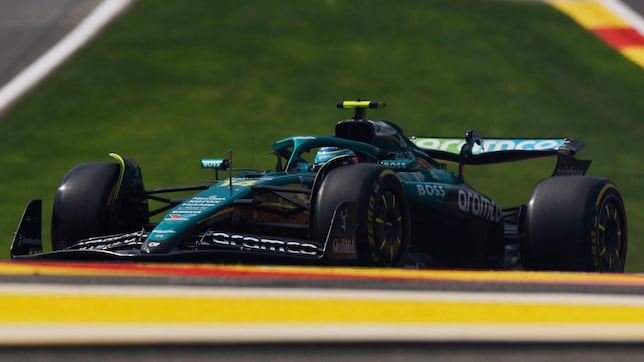 Aston vuelve a las andadas