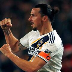 Zlatan Ibrahimovic no va a la luna, la luna va a Zlatan