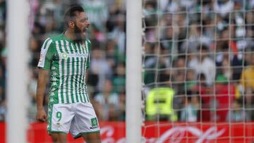 Borja Iglesias celebra un gol.