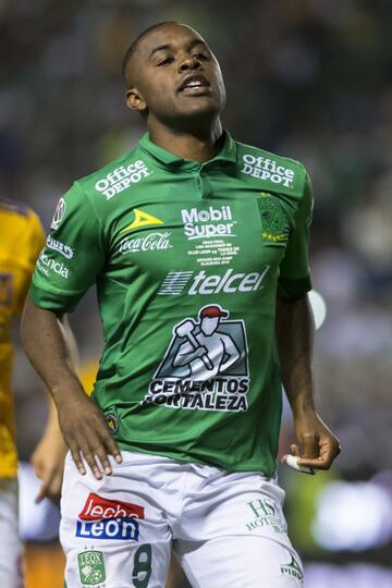 El delantero costarricense llegó al Club León para el Clausura 2019. Con La Fiera, Campbell consiguió el superliderato, un récord de victorias consecutivas y llegó a la final del torneo.