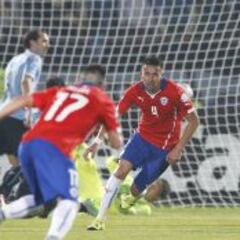 Isla termina con la angustia y Chile clasifica a semifinales