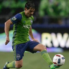 Nicolás Lodeiro no jugará contra las Chivas por lesión