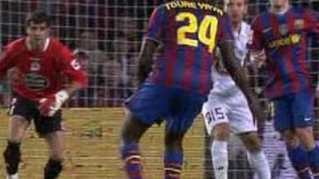 Touré se ayudó con el brazo para marcar