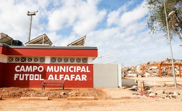 Toneladas de escombros llenan sus instalaciones. 