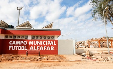 Toneladas de escombros llenan sus instalaciones. 