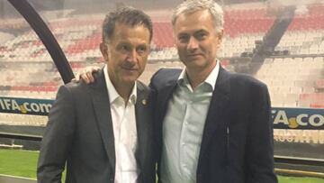 Mourinho y JC Osorio, dos genios de la dirección técnica juntos